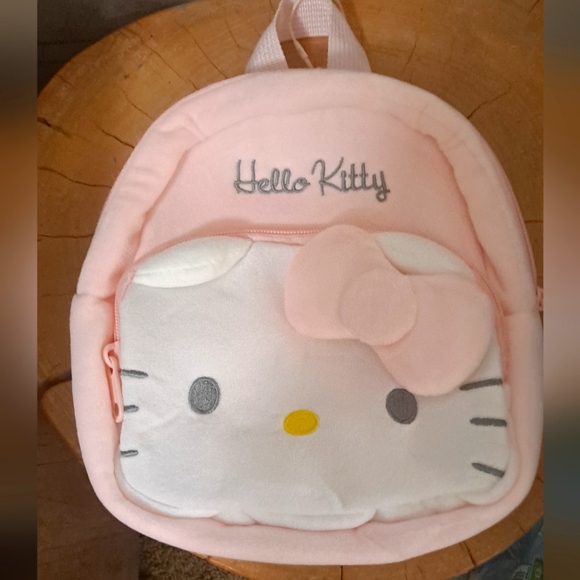 Hello Kitty Mini Backpack 🩷 - Picture 3 of 4